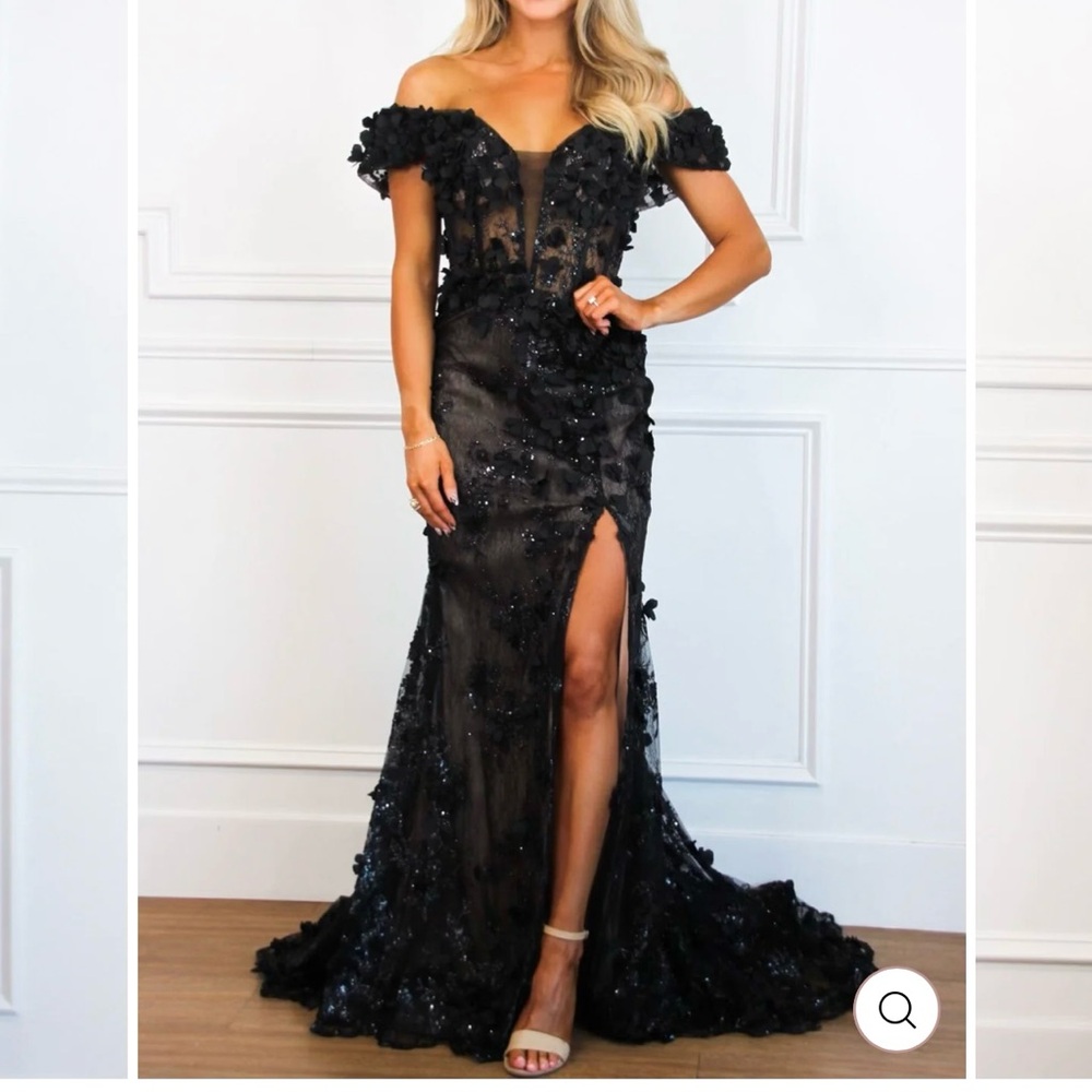 Elegant Black Off-Shoulder Evening Dress